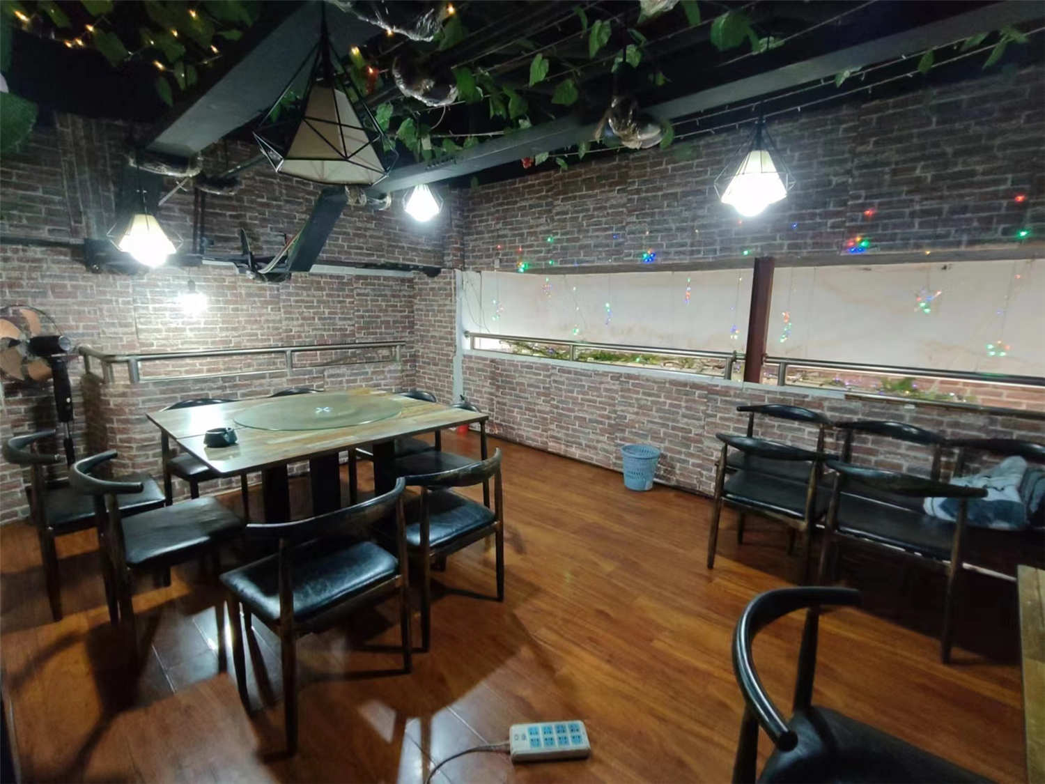 B北区40平餐饮店出租，精装修带设备
